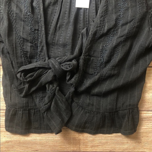 American Eagle Outfitters Black Tie-Front Blouse - Picture 5 of 8